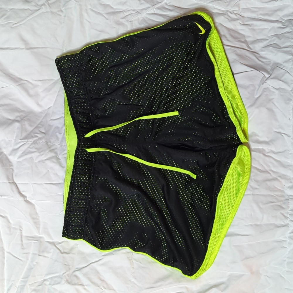 NIKE Dri-Fit Mesh Shorts